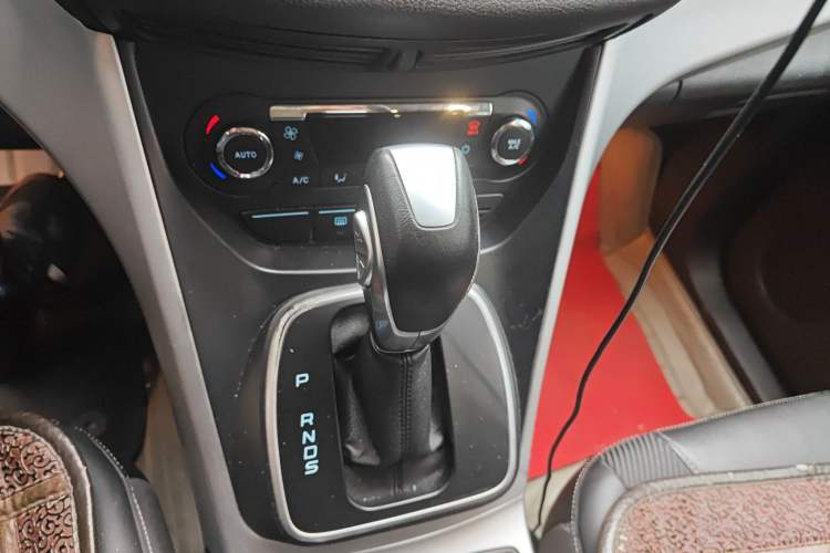 Used Ford Kuga 2013 1.6L GTDi Two-Wheel-Drive Trend Model