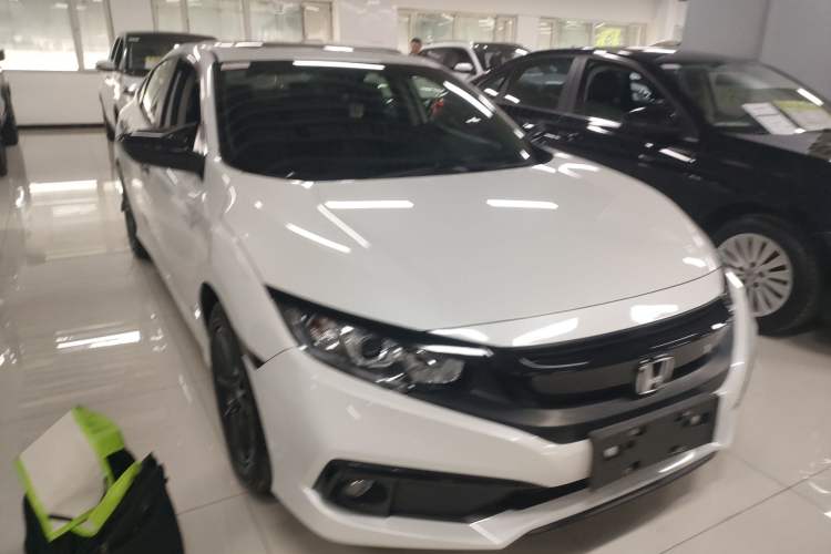 Used Honda Civic 2021 HATCHBACK 220TURBO CVT New Trendsetter
