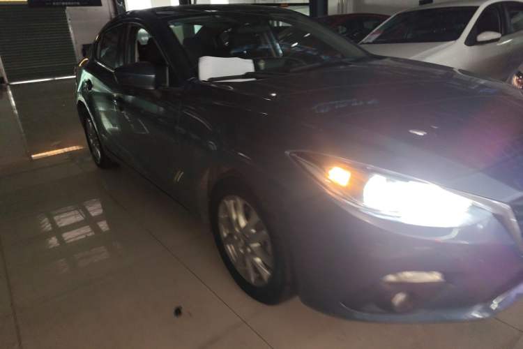 Used Mazda 3 Axela 2014 Sedan 1.5L Automatic Luxury Model Front Right 45 Deg