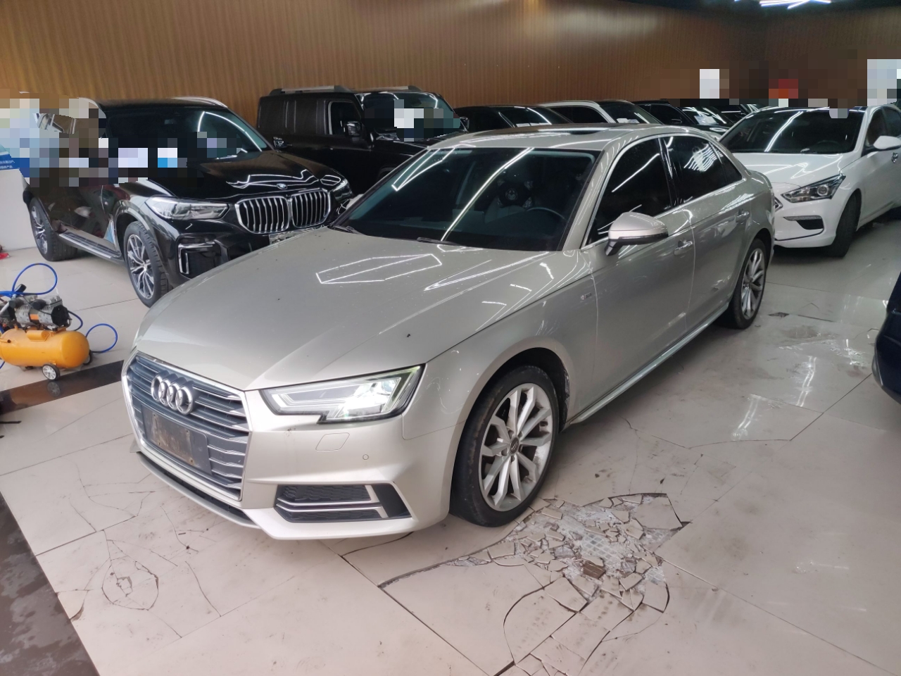 Под передней частью автомобиля