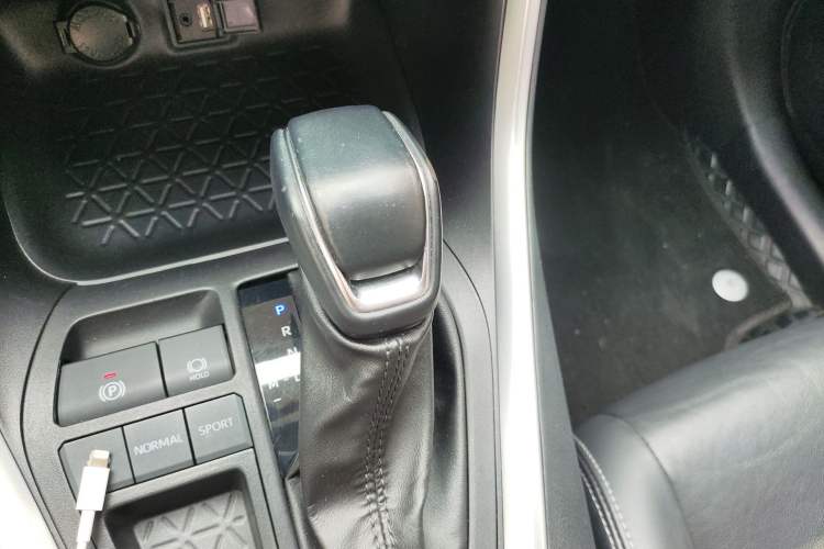 Used Toyota Wildlander 2022 2.0L CVT Two-Wheel Drive Luxury PLUS Edition
