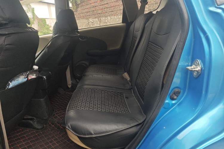 Used Honda Fit 2011 1.3L manual Comfort version
