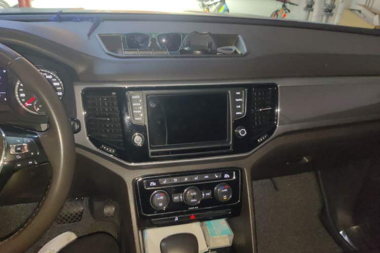 Used Volkswagen Teramont 2017 380TSI Four-Wheel Drive Luxury Edition Audio And AC Panel