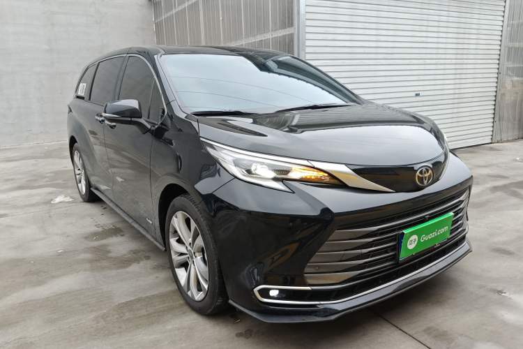 Used Toyota Sienna 2024 2.5L Hybrid Luxury Edition