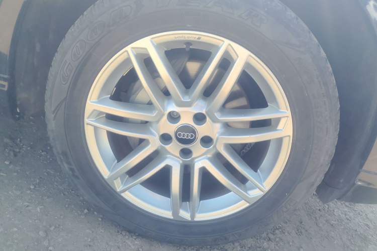 Used Audi Q7 2018 40 TFSI Comfort Model Exterior 4