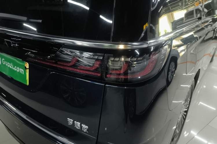 Used VOYAH Dream 2025 PHEV Four-Wheel-Drive Flagship Kunpeng Edition
