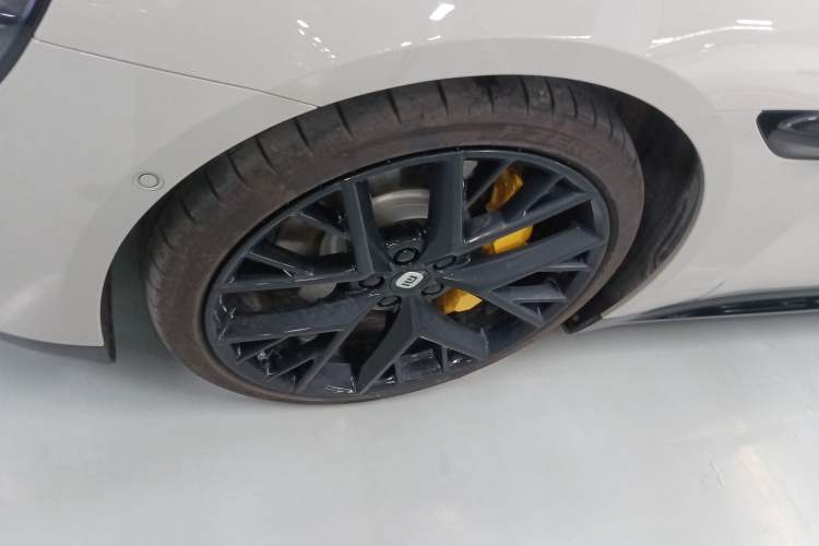 Used Xiaomi Auto SU7 2024 Four-Wheel Drive Ultra-Long Range Advanced Intelligent Driving Max Edition Exterior 4