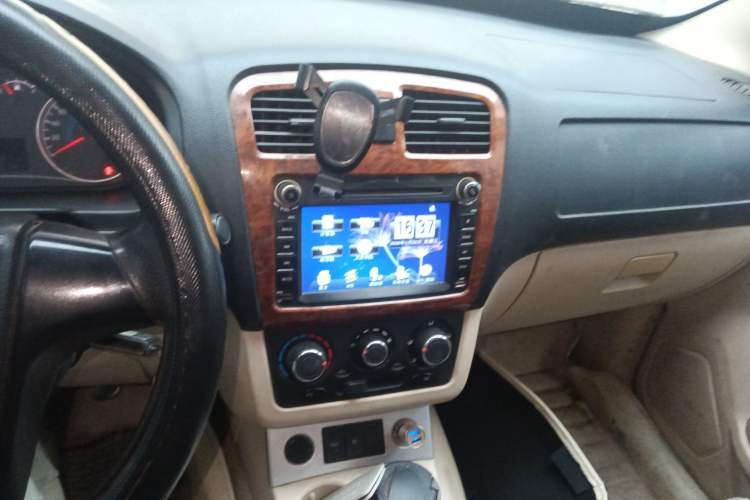 Used Dongfeng Fengon 2013 1.3L Manual Deluxe Edition DK13-08 Audio And AC Panel