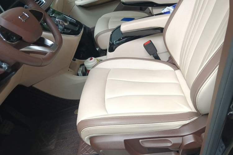 Used Bestune M9 2023 2.0T Ultimate Edition