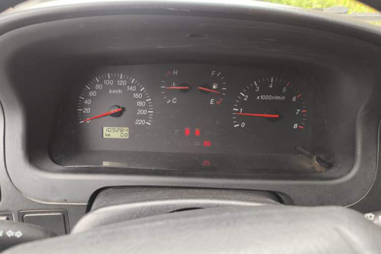 Used Jinbei Grace 2010 2.0L Ruixiang Luxury Version (Short Wheelbase) 1TR