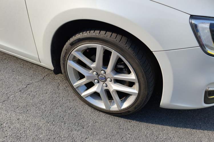 Used Volvo V60 2017 T5 Zhiyi Edition China V Standard