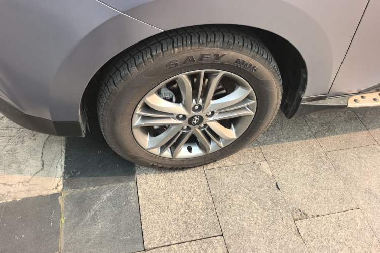 Used Hyundai ix35 2013 2.0L Automatic Two-Wheel Drive Smart GLS China IV Standard