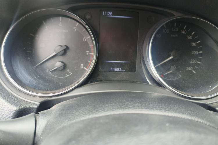 Used Nissan Qashqai 2019 2.0L CVT Smart Enjoyment Version Odometer Close Up