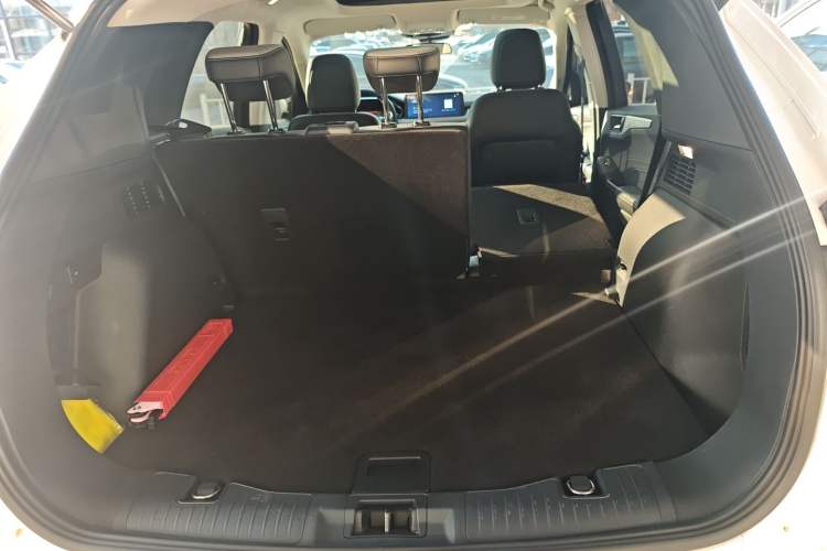 Used Ford Escape 2020 EcoBoost 245 Two-Wheel-Drive Comfort Edition Trunk