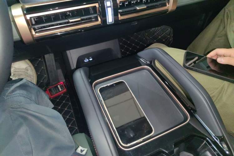 Used iCAR 03 2024 501km Two-Wheel Drive Long-Range Version Gear Lever