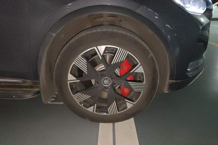 Used BYD Tang New Energy 2024 DM-i Glory Edition 200KM Flagship Model Right Front Wheel Hub