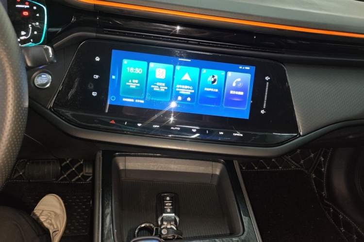 Used Dongfeng Aeolus Yixuan MAX 2023 1.5T Ultra-Stylish Trendsetting Dad Edition