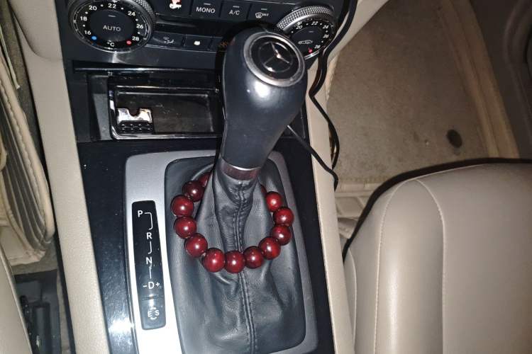 Used Mercedes-Benz GLK-Class 2011 GLK 300 4MATIC Fashion Model Gear Lever