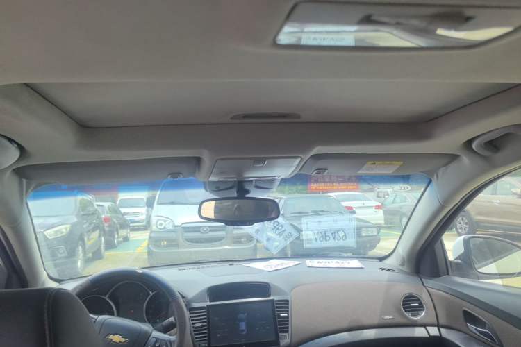 Used Chevrolet Cruze 2013 Hatchback 1.6L Manual Luxury Model Headliner