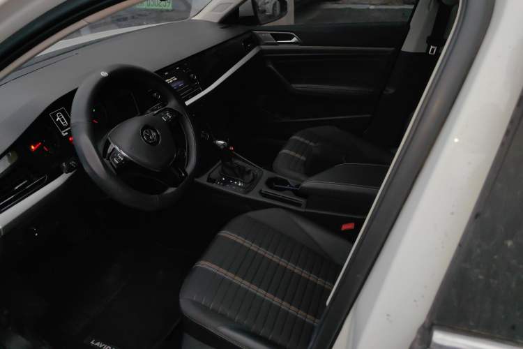 Used Volkswagen Lavida 2019 280TSI DSG Comfort Edition China VI standard Left Front Seat