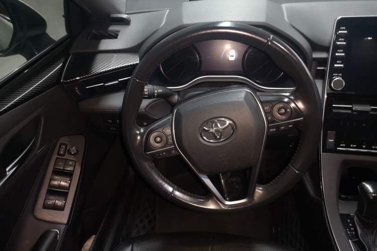 Used Toyota Avalon 2019 Dual-Engine 2.5L Luxury Edition China VI Standard