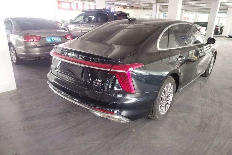 Used Hongqi H5 2023 1.5T DCT Smart Connect Flagship Edition Right Rear Taillight