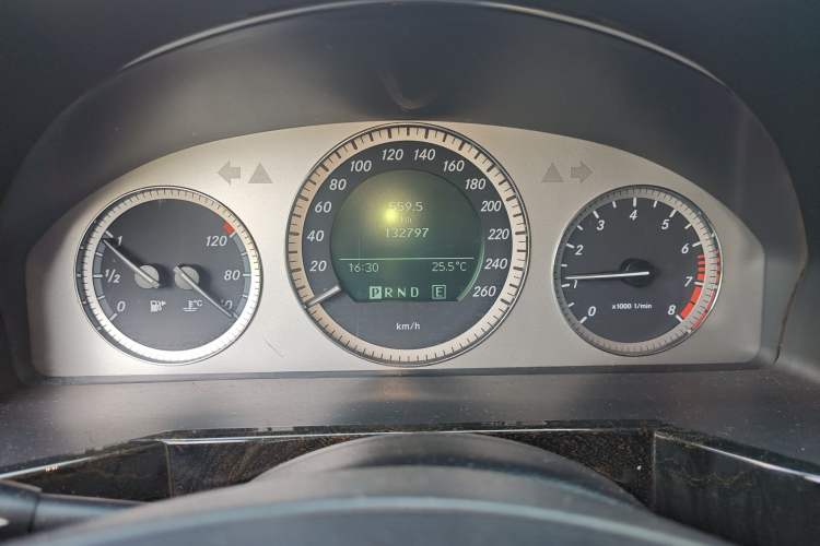 Used Mercedes-Benz GLK-Class 2011 GLK 300 4MATIC Fashion Model
