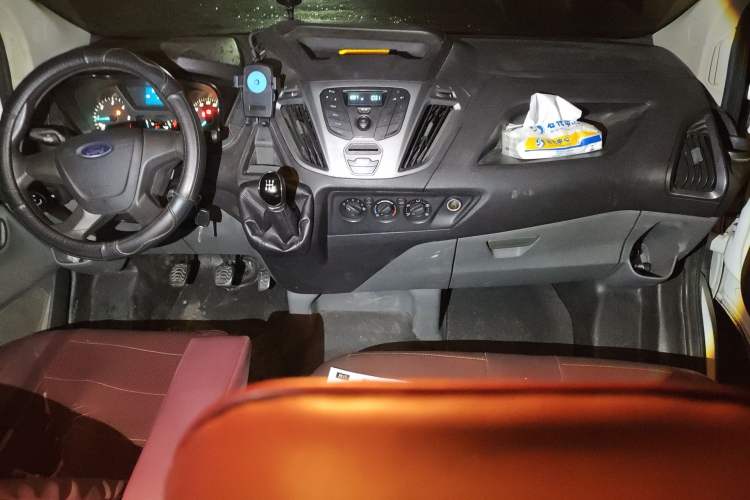 Used Ford Transit 2017 2.0T Diesel Multi-Function Commercial Vehicle Mid-Drive Mid-Roof China V Standard Audio And AC Panel