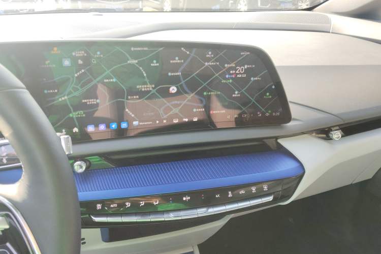 Used Cadillac OPTIQ 2024 Standard Range Version
