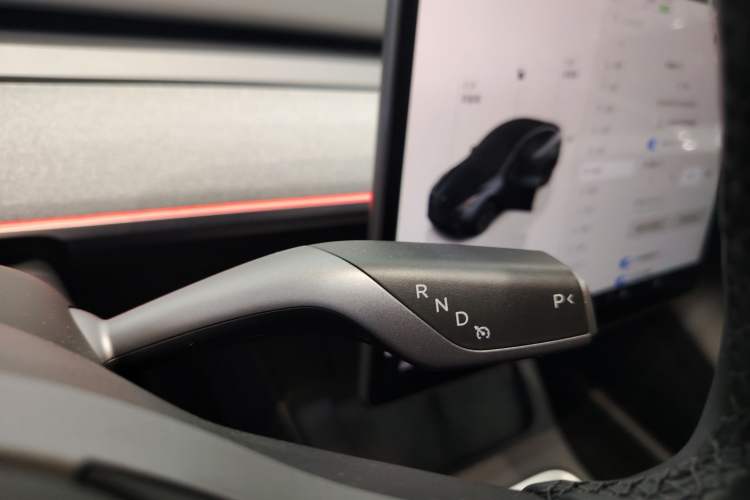 Used Tesla Model Y 2024 Rear-Wheel-Drive Version
