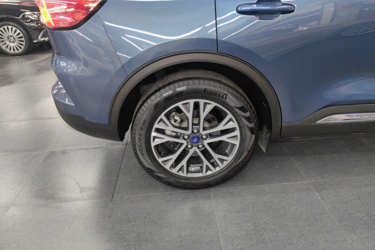 Used Ford Escape 2020 EcoBoost 245 Two-Wheel-Drive Titanium Edition