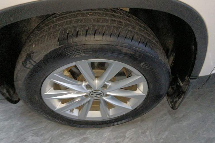 Used Volkswagen Tiguan 2017 300TSI Automatic Two-Wheel Drive Silk Road Comfort Edition Exterior 4