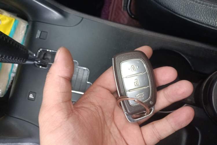 Used Hyundai ix35 2013 2.0L Automatic Two-Wheel Drive Smart GLS China IV Standard