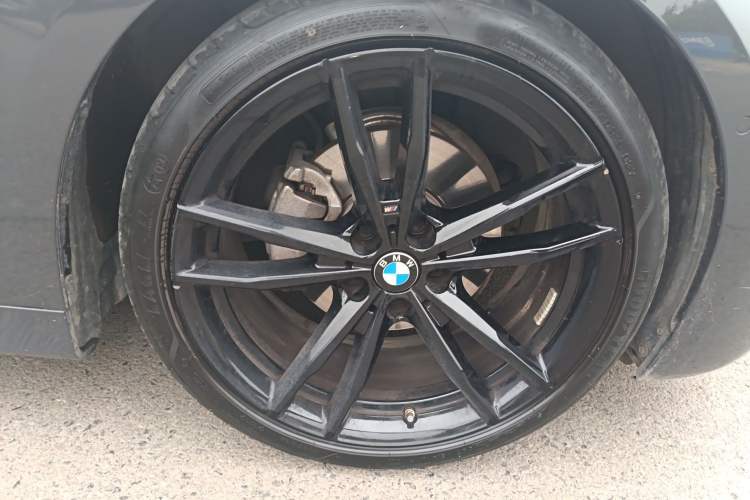 Used BMW 4 Series 2022 Revised 425i Convertible M Sport Night Edition Package Right Front Wheel Hub