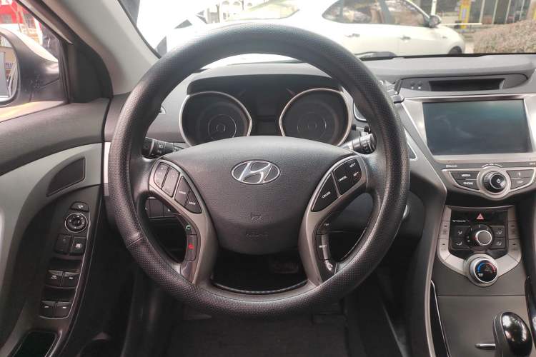 Used Hyundai Elantra (5th Generation / Langdong) 2016 1.6L Automatic Prestige Model Steering Wheel