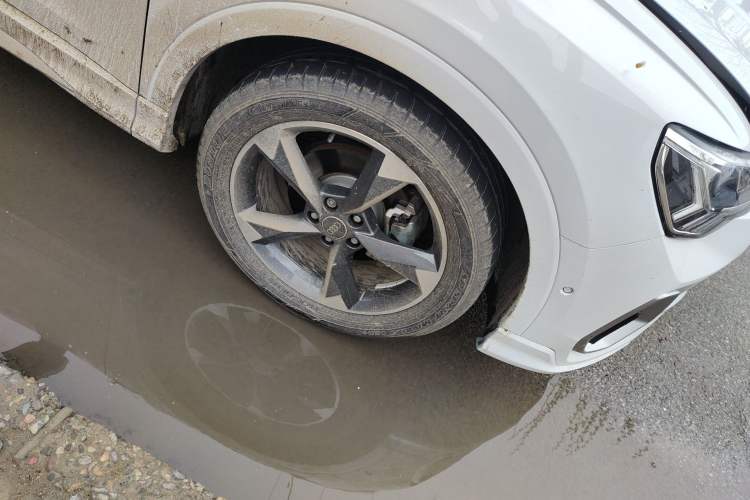 Used Audi Q3 2023 35 TFSI Fashion Dynamic Model (1.5T) Right Front Wheel Hub