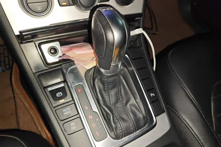 Used Volkswagen Magotan 2013 2.0 TSI Luxury Model Gear Lever