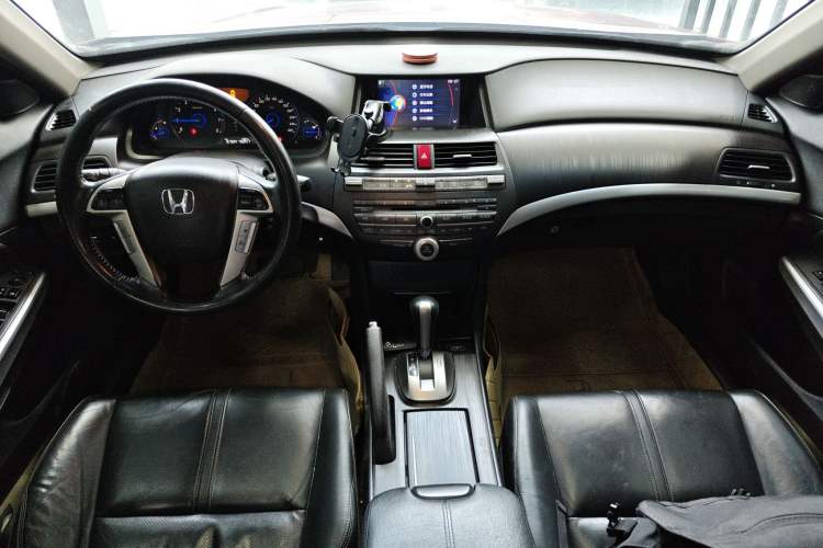 Used Honda Crosstour 2012 2.4L Luxury Edition Center Console