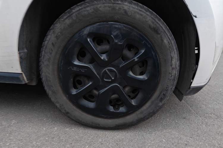 Used JMEV Xiao Qilin 2023 Joyful Edition 201km Comfort Model Right Front Wheel Hub