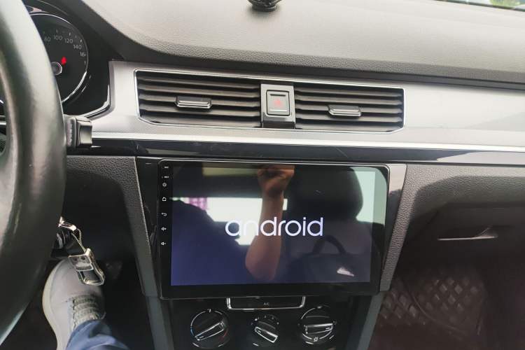 Used Volkswagen Bora 2016 1.6L Automatic Comfort Model Audio And AC Panel