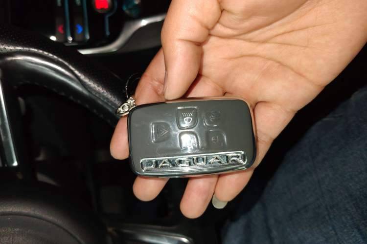 Used Jaguar XE 2017 2.0T 200 PS R-Sport
