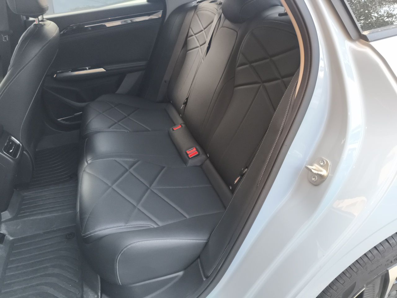 Geely Galaxy L6 2024 60km PLUS Dragon Edition — снимка 20