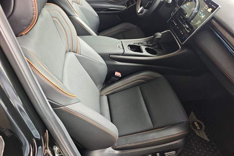 Used Toyota Avalon 2024 Dual-Motor 2.0L Premium Edition Right Front Seat