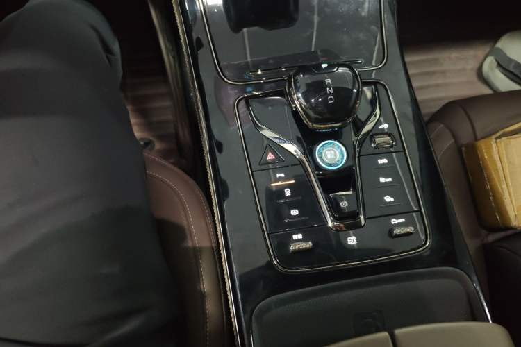 Used BYD Han 2022 EV Genesis Edition 715KM Front-Wheel-Drive Prestige Model Gear Lever