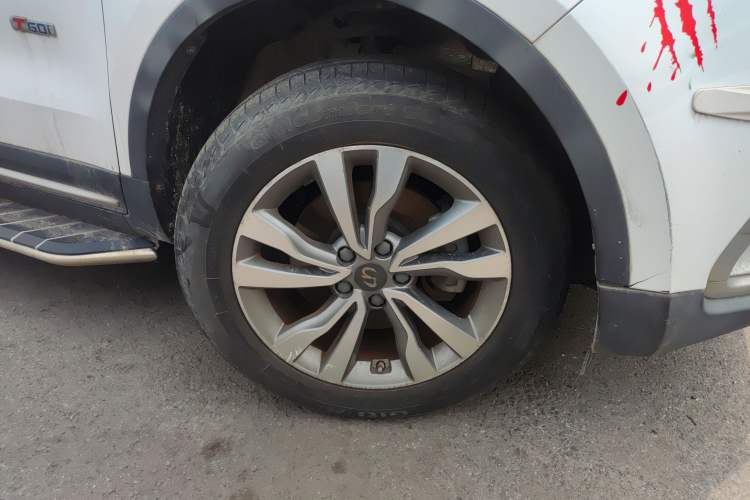 Used Geely Auto Emgrand X7 Sport 2016 1.8TD Automatic ZhiShang Model Right Front Wheel Hub