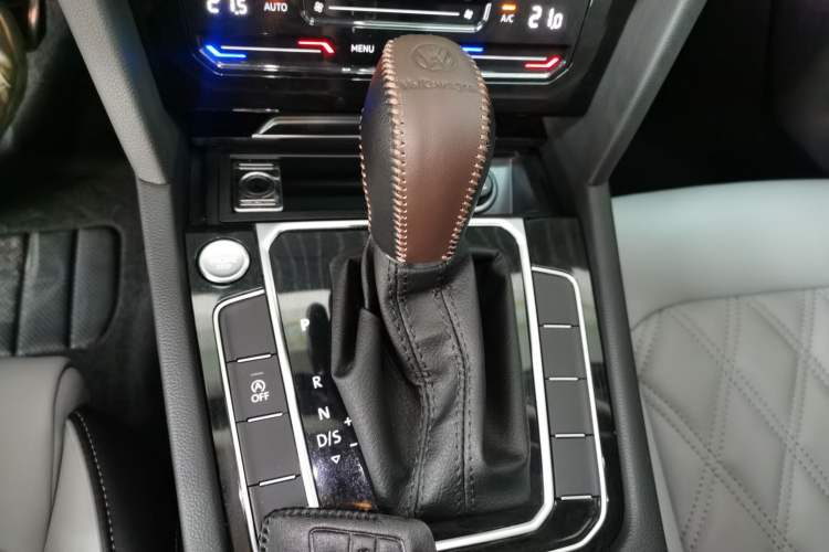 Used Volkswagen Magotan 2023 2 Million Units Limited Edition 330TSI DSG Leading Version Gear Lever