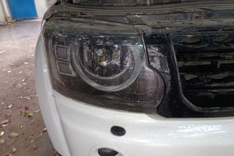 Used Land Rover Discovery 2012 3.0 SDV6 HSE Diesel Version Right Front Headlight