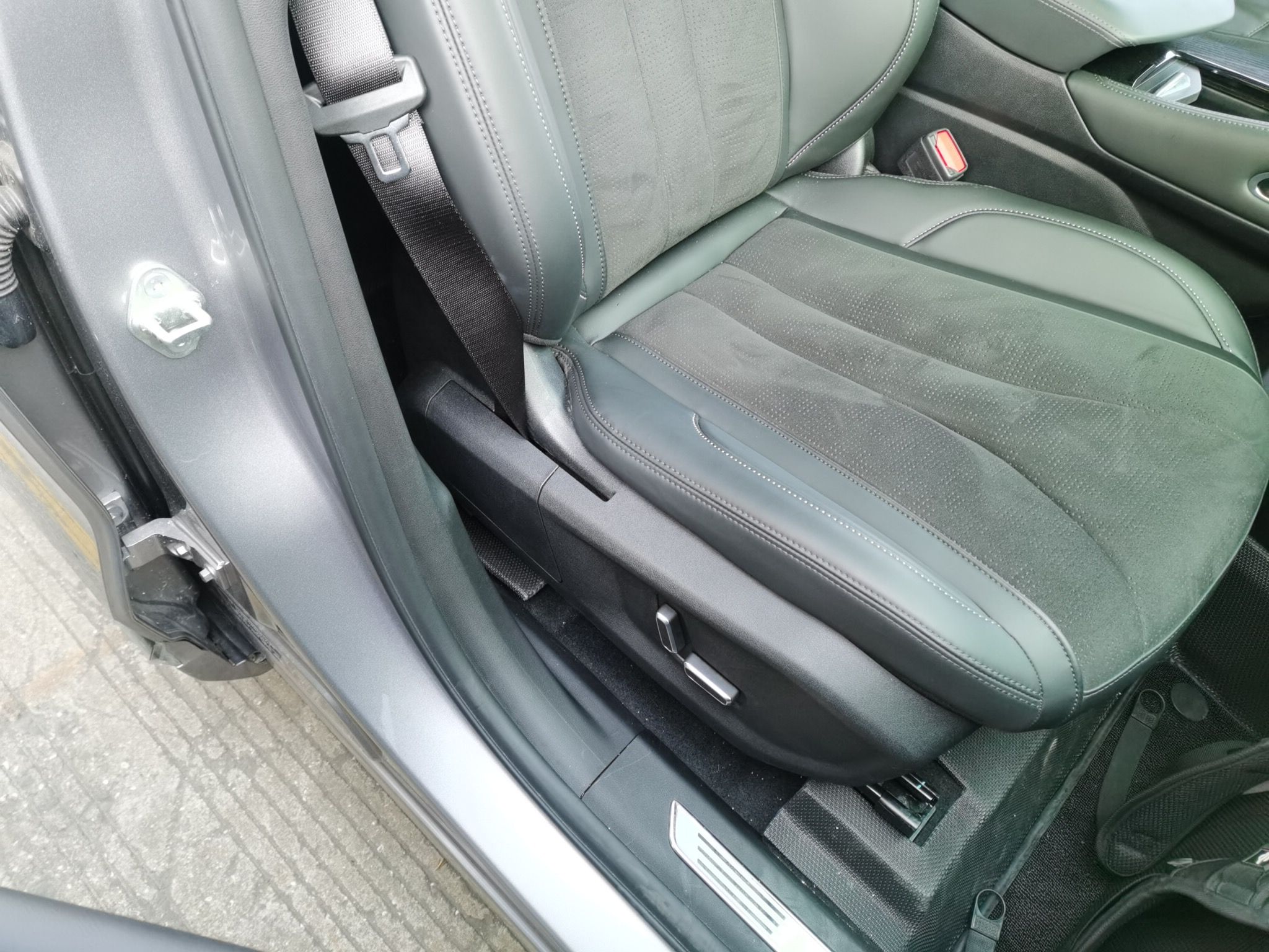 Geely Auto Monjaro L 2024 2.0TD High-Power Automatic Two-Wheel Drive Skyline Edition — снимка 19