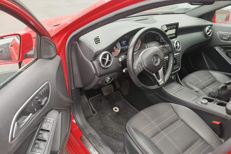 Used Mercedes-Benz A-Class 2013 A 200 Urban Edition Driver Seat