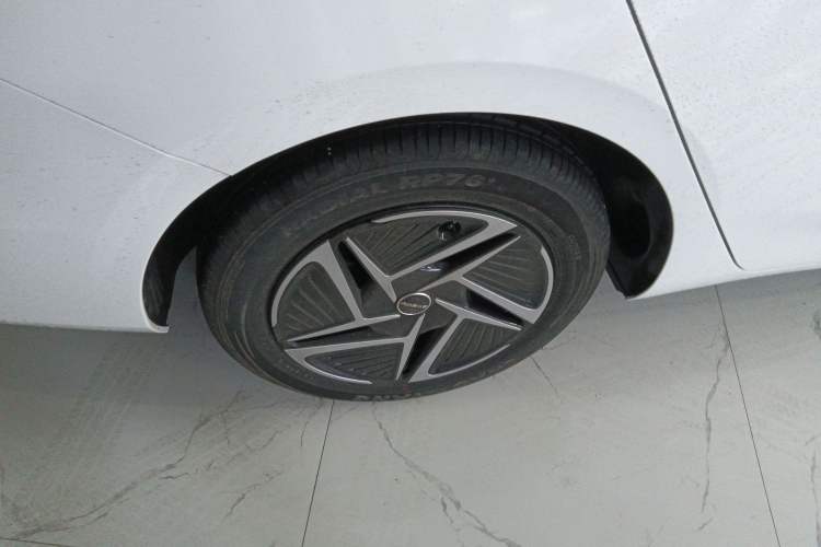 Used Roewe Roewe E6 2025 Model 520km Taxi Version